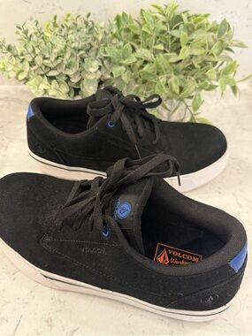 New Volcom Workwear True Skate-Inspired Work Shoe 
UNISEX M-7 W-9